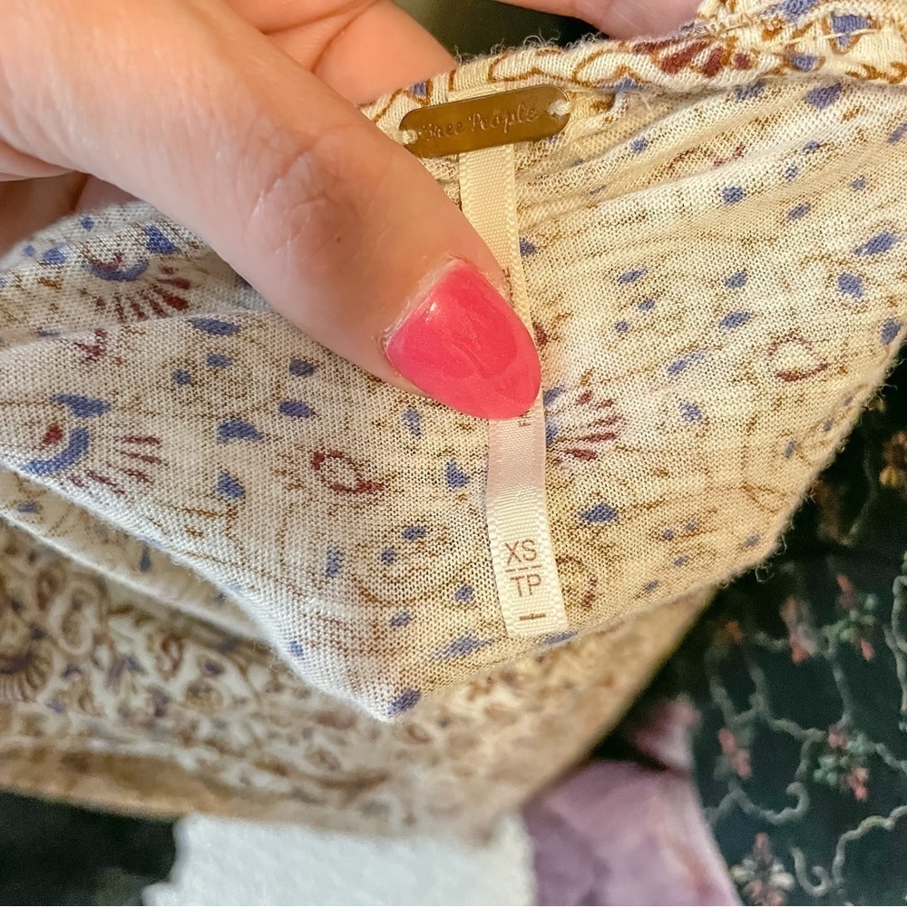 Free People Top size XS beige floral good condition​​​​​​​ - Picture 4 of 4